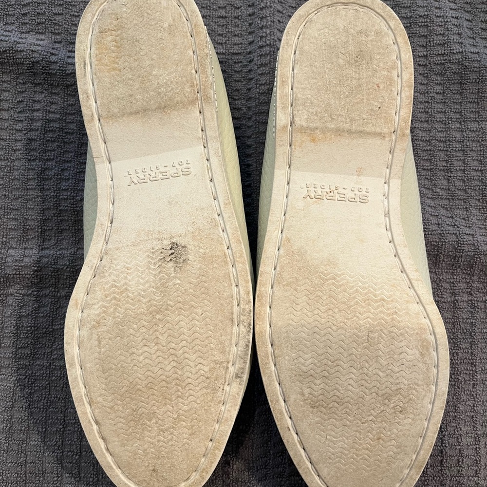 Woman’s 8.5 Authentic Sperry Original 2-Eye. Like newish. Cream/white color - Picture 3 of 7